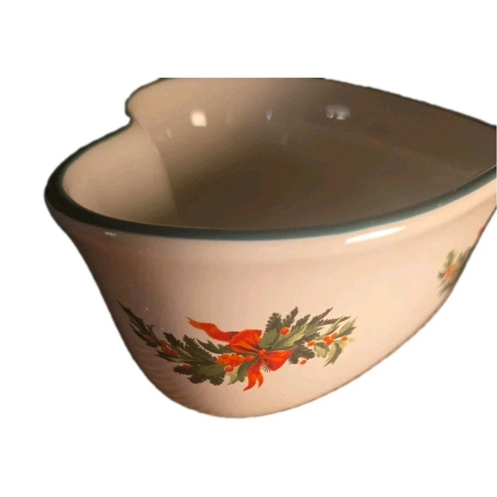 Pfaltzgraff Christmas Heart  Dish 